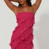 Rochie mini cu detalii volane Tatiana Bandeau în fucsia Rochie mini cu detalii volane Tatiana Bandeau în fucsia