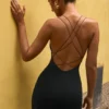 Rochie mini cu gât halter și detalii cu bretele Tesni, negru Rochie mini cu gât halter și detalii cu bretele Tesni, negru