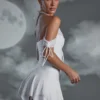Rochie mini cu gât halter și șireturi Elvyra, albă Rochie mini cu gât halter și șireturi Elvyra, albă
