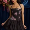 Rochie mini cu guler halter, șireturi și tiv bufant Nanala, cu imprimeu floral, negru Rochie mini cu guler halter, șireturi și tiv bufant Nanala, cu imprimeu floral, negru