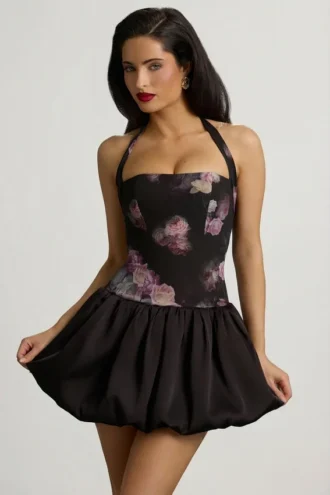 Rochie mini cu guler halter, șireturi și tiv bufant Nanala, cu imprimeu floral, negru