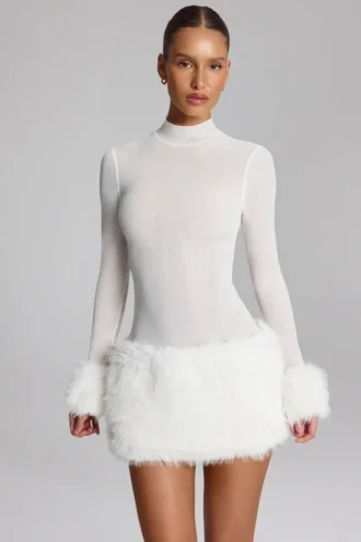 Rochie mini cu guler înalt și bordură din blană artificială Belladonna, albă