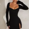 Rochie mini cu mâneci lungi și croi în A Amryn, negru