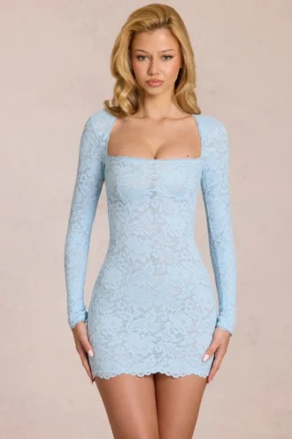 Rochie mini cu mâneci lungi și dantelă festonată Darla, în albastru pudră Rochie mini cu mâneci lungi și dantelă festonată Darla, în albastru pudră