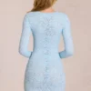 Rochie mini cu mâneci lungi și dantelă festonată Darla, în albastru pudră Rochie mini cu mâneci lungi și dantelă festonată Darla, în albastru pudră