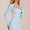 Rochie mini cu mâneci lungi și dantelă festonată Darla, în albastru pudră Rochie mini cu mâneci lungi și dantelă festonată Darla, în albastru pudră