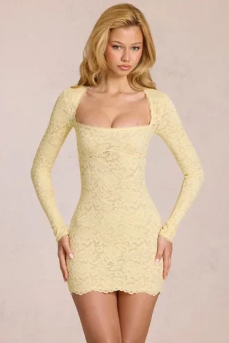 Rochie mini cu mâneci lungi și dantelă festonată Darla, în galben lămâie Rochie mini cu mâneci lungi și dantelă festonată Darla, în galben lămâie