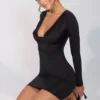 Rochie mini cu mâneci lungi și decolteu adânc din jersey elastic Oakley, negru