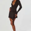 Rochie mini cu mâneci lungi și decolteu adânc Vallen, negru