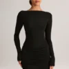 Rochie mini cu mâneci lungi și decolteu în V, drapată, din modal Eska, în culoarea negru Rochie mini cu mâneci lungi și decolteu în V, drapată, din modal Eska, în culoarea negru