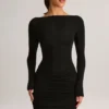 Rochie mini cu mâneci lungi și decolteu în V, drapată, din modal Eska, în culoarea negru Rochie mini cu mâneci lungi și decolteu în V, drapată, din modal Eska, în culoarea negru