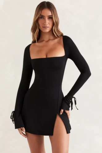 Rochie mini cu mâneci lungi și decolteu pătrat Baize, în culoarea neagră Rochie mini cu mâneci lungi și decolteu pătrat Baize, în culoarea neagră