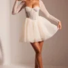 Rochie mini cu mâneci lungi și fustă din tul, cu ornamente, model Calliope, în culoarea Ivory Rochie mini cu mâneci lungi și fustă din tul, cu ornamente, model Calliope, în culoarea Ivory