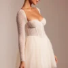 Rochie mini cu mâneci lungi și fustă din tul, cu ornamente, model Calliope, în culoarea Ivory Rochie mini cu mâneci lungi și fustă din tul, cu ornamente, model Calliope, în culoarea Ivory