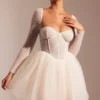 Rochie mini cu mâneci lungi și fustă din tul, cu ornamente, model Calliope, în culoarea Ivory Rochie mini cu mâneci lungi și fustă din tul, cu ornamente, model Calliope, în culoarea Ivory