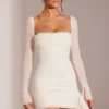 Rochie mini cu mâneci lungi și guler înalt, decorată, Ferrara, albă Rochie mini cu mâneci lungi și guler înalt, decorată, Ferrara, albă