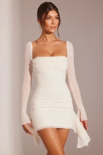 Rochie mini cu mâneci lungi și guler înalt, decorată, Ferrara, albă Rochie mini cu mâneci lungi și guler înalt, decorată, Ferrara, albă