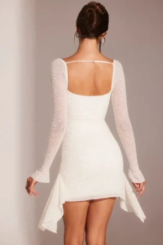 Rochie mini cu mâneci lungi și guler înalt, decorată, Ferrara, albă Rochie mini cu mâneci lungi și guler înalt, decorată, Ferrara, albă