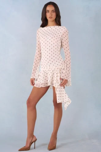 Rochie mini cu mâneci lungi și spate decupat Cendria, cu imprimeu cu buline de culoare ivoriu Rochie mini cu mâneci lungi și spate decupat Cendria, cu imprimeu cu buline de culoare ivoriu