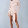 Rochie mini cu mâneci lungi și spate decupat Cendria, cu imprimeu cu buline de culoare ivoriu Rochie mini cu mâneci lungi și spate decupat Cendria, cu imprimeu cu buline de culoare ivoriu