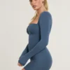 Rochie mini cu mâneci lungi și volane Perrie din amestec de modal și cașmir, în culoarea French Navy Rochie mini cu mâneci lungi și volane Perrie din amestec de modal și cașmir, în culoarea French Navy