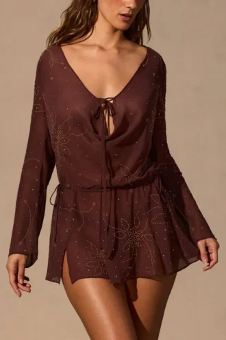 Rochie mini cu mâneci lungi Meilani în maro espresso Rochie mini cu mâneci lungi Meilani în maro espresso