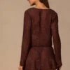 Rochie mini cu mâneci lungi Meilani în maro espresso Rochie mini cu mâneci lungi Meilani în maro espresso