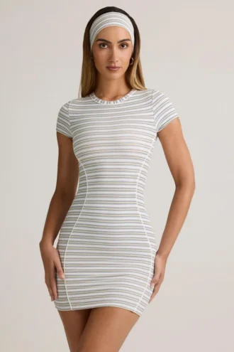Rochie mini cu pantaloni scurți din modal Jazlyn, cu dungi albastre și galbene Rochie mini cu pantaloni scurți din modal Jazlyn, cu dungi albastre și galbene