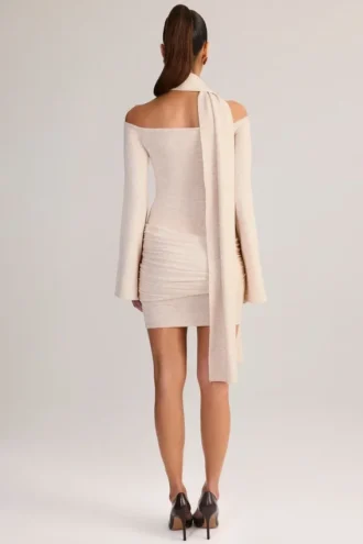 Rochie mini cu umeri decupați și detaliu eșarfă din tricot Luzia, culoare crem Rochie mini cu umeri decupați și detaliu eșarfă din tricot Luzia, culoare crem