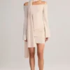 Rochie mini cu umeri decupați și detaliu eșarfă din tricot Luzia, culoare crem Rochie mini cu umeri decupați și detaliu eșarfă din tricot Luzia, culoare crem