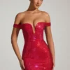 Rochie mini cu umeri decupați și ornamente Leonora, în roșu crimson Rochie mini cu umeri decupați și ornamente Leonora, în roșu crimson