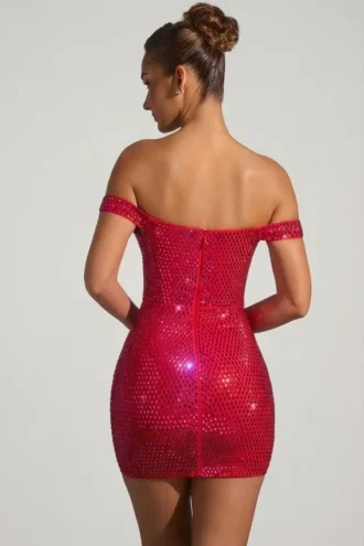Rochie mini cu umeri decupați și ornamente Leonora, în roșu crimson