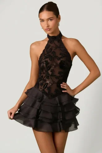 Rochie mini cu volane și gât halter Petalia, în negru