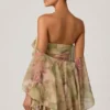 Rochie mini cu volane și umeri decupați Birdie, cu imprimeu floral multicolor Rochie mini cu volane și umeri decupați Birdie, cu imprimeu floral multicolor