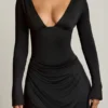 Rochie mini Darana cu spate decupat și croi în A, de culoare neagră Rochie mini Darana cu spate decupat și croi în A, de culoare neagră