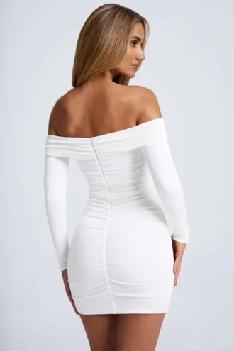 Rochie mini decupată cu umeri goi și detalii metalice Saffron, albă