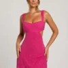 Rochie mini decupată Emilion cu ornamente, în culoarea fucsia Rochie mini decupată Emilion cu ornamente, în culoarea fucsia