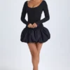 Rochie mini Delphi din modal, cu decolteu rotund, talie coborâtă și tiv bufant, în culoarea neagră