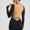 Rochie mini Demelza cu mâneci lungi și decolteu în formă de inimă, în culoarea neagră