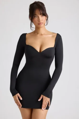 Rochie mini Demelza cu mâneci lungi și decolteu în formă de inimă, în culoarea neagră