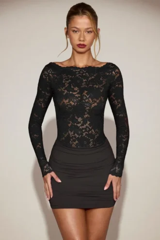 Rochie mini din dantelă transparentă cu gât în V Eirlys, negru