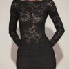 Rochie mini din dantelă transparentă cu gât în V Eirlys, negru Rochie mini din dantelă transparentă cu gât în V Eirlys, negru