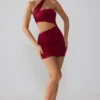 Rochie mini din jersey elastic cu decupaje și volane Shyla, culoare rubiniu Rochie mini din jersey elastic cu decupaje și volane Shyla, culoare rubiniu