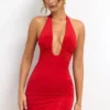 Rochie mini din jersey elastic Sofija, cu decolteu adânc și volane, în roșu stacojiu