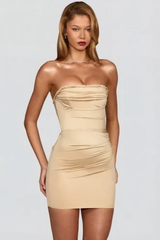 Rochie mini din satin cu decupaje festonate și volane Yesenia, culoare șampanie