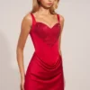 Rochie mini din satin Ellis cu decolteu în formă de inimă și croi în A, în roșu trandafiriu Rochie mini din satin Ellis cu decolteu în formă de inimă și croi în A, în roșu trandafiriu