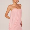 Rochie mini drapată cu bretele Alessandra, roz pudrat Rochie mini drapată cu bretele Alessandra, roz pudrat