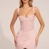 Rochie mini drapată cu corset Reeva în roz pudrat Rochie mini drapată cu corset Reeva în roz pudrat