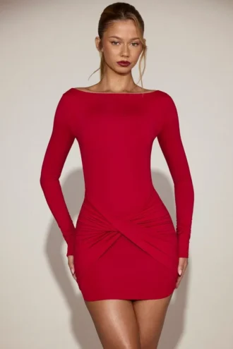 Rochie mini drapată cu guler barcă din jersey moale Briallen, în roșu intens