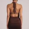 Rochie mini drapată cu guler Kael, culoare maro ciocolată Rochie mini drapată cu guler Kael, culoare maro ciocolată